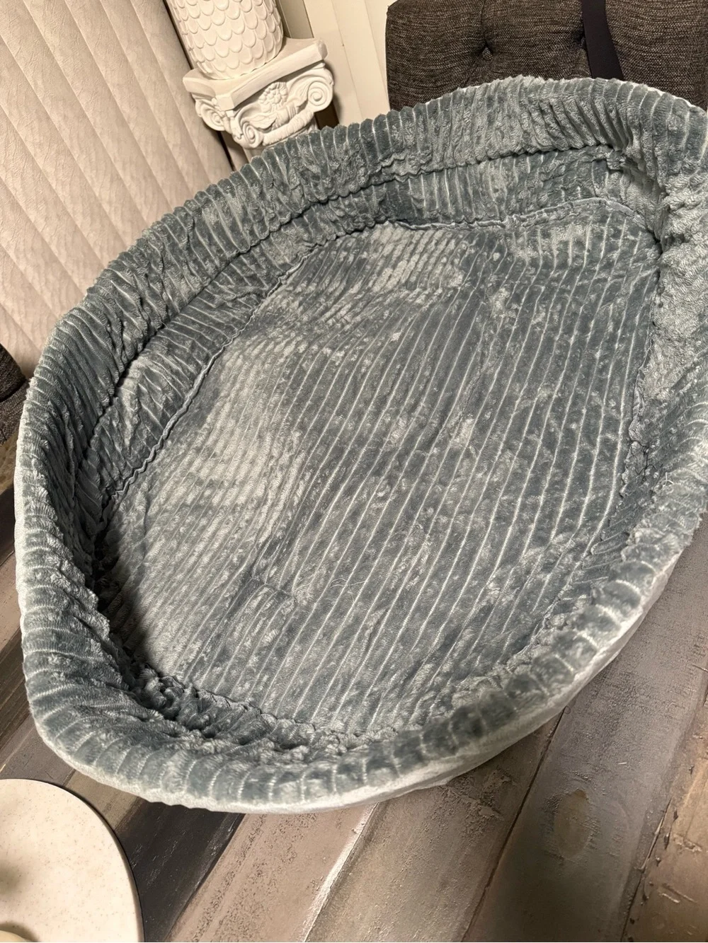 Plush Gray Pet Bed - Cozy Oval Lounger